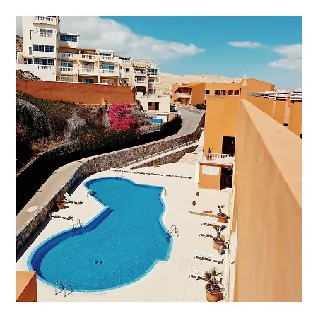 Your Ocean Window Apartment *